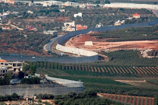 Hezbollah launches a violent attack on Haifa