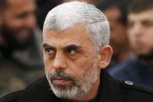 The Israeli occupation army besieged the house of Commander Yahya Al-Sinwar