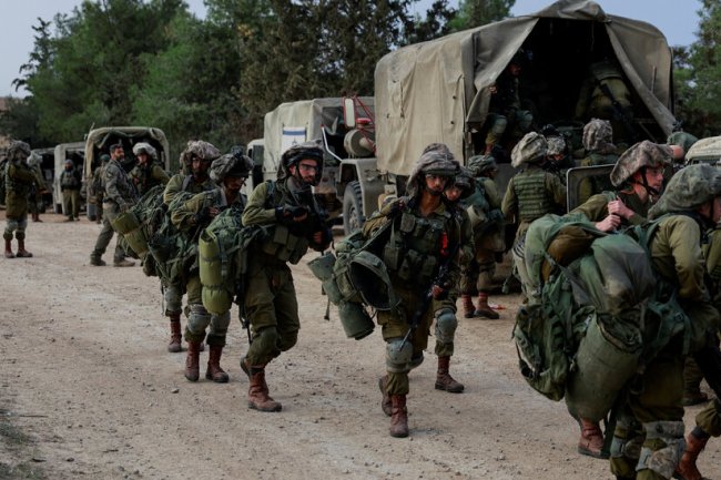 Israeli soldiers escape into Portugal