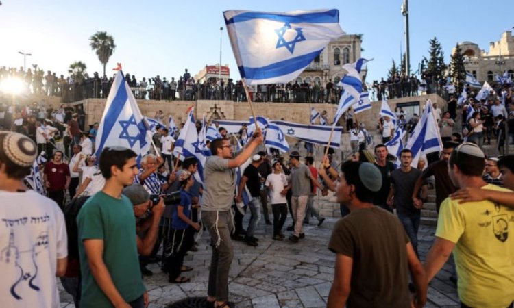 Dozens of settlers perform Talmudic rituals after storming Al-Aqsa Mosque