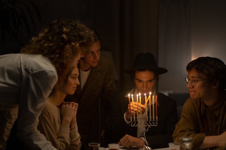 Hanukkah between Judith and the Maccabees