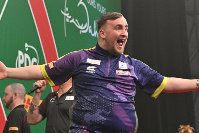 Luke Littler Triumphs at 2024 Bahrain Darts Masters in Spectacular Debut