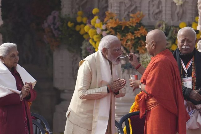 افتتاح معبد رام في أيودهيا: رئيس وزراء الهند مودي يدشن معبدًا هندوسيًا على أنقاض مسجد بابري