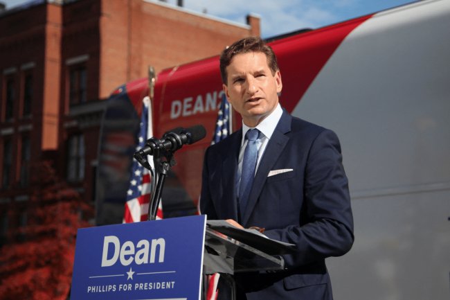 Dean Phillips Emphasizes 'Practicing Democracy' in Presidential Campaign