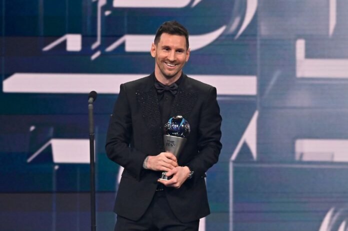 ليونيل ميسي يتوّج بجائزة أفضل لاعب في العالم في حفل جوائز الأفضل