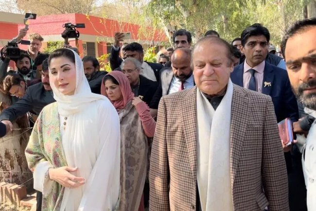 Pakistan Votes Amid Mobile Shutdown in Landmark Election