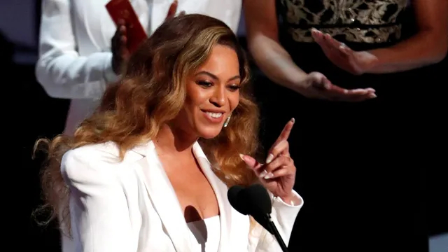 Beyoncé Shatters Barriers: First Black Woman to Top Country Chart with 'Texas Hold ‘Em