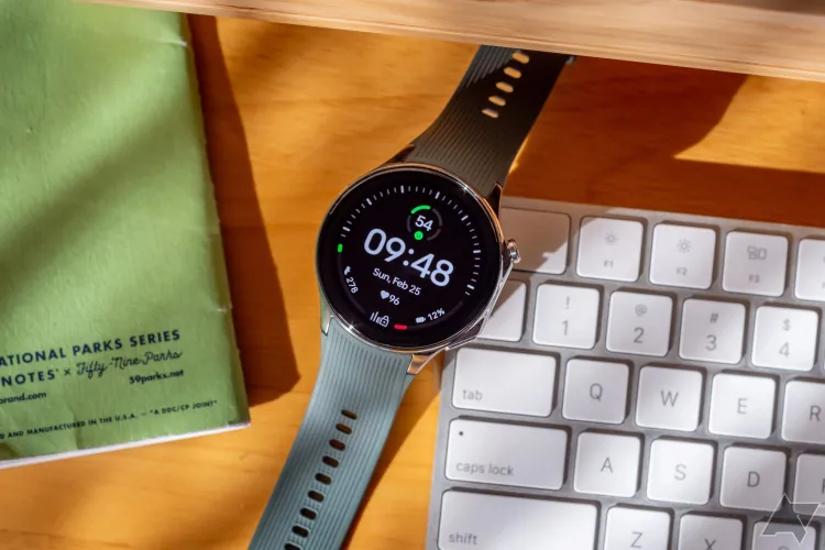 Google's Hybrid Wear OS Unveiled Revolutionizing Smartwatch