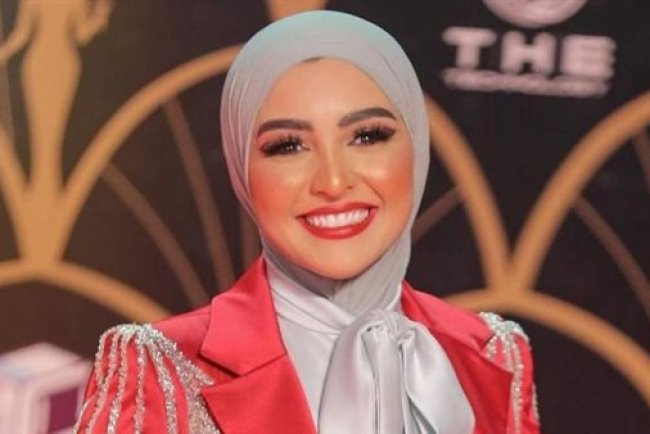 هلا رشدي : كنت وأنا بصلي وساجدة بخبط دماغي وأقول يارب أنا عايزة أموت