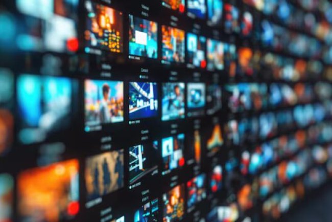 بدور خليفة تضئ الفضائيات بأربع برامج جديدة