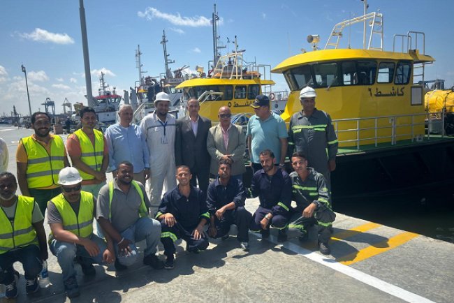 ميناء الإسكندرية تستلم 2 لنش مكافحة تلوث وتضمهم إلى أسطولها من الوحدات البحرية